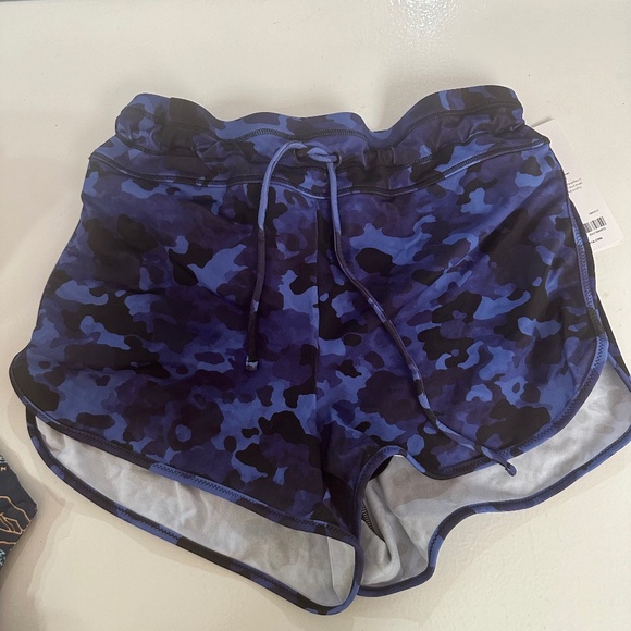 ATHLETA Surge Swim short L NWT! - Picture 1 of 4